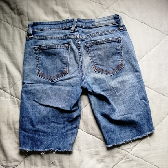 TEXTILE ELIZABETH and JAMES Debbie Bermuda Denim shorts W26 - Picture 6 of 6